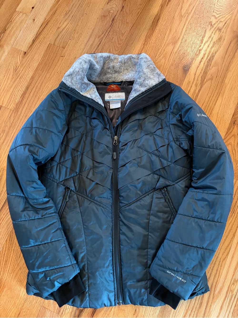 Columbia Women’s Teal Blue Puffer Jacket with Fleece Lining